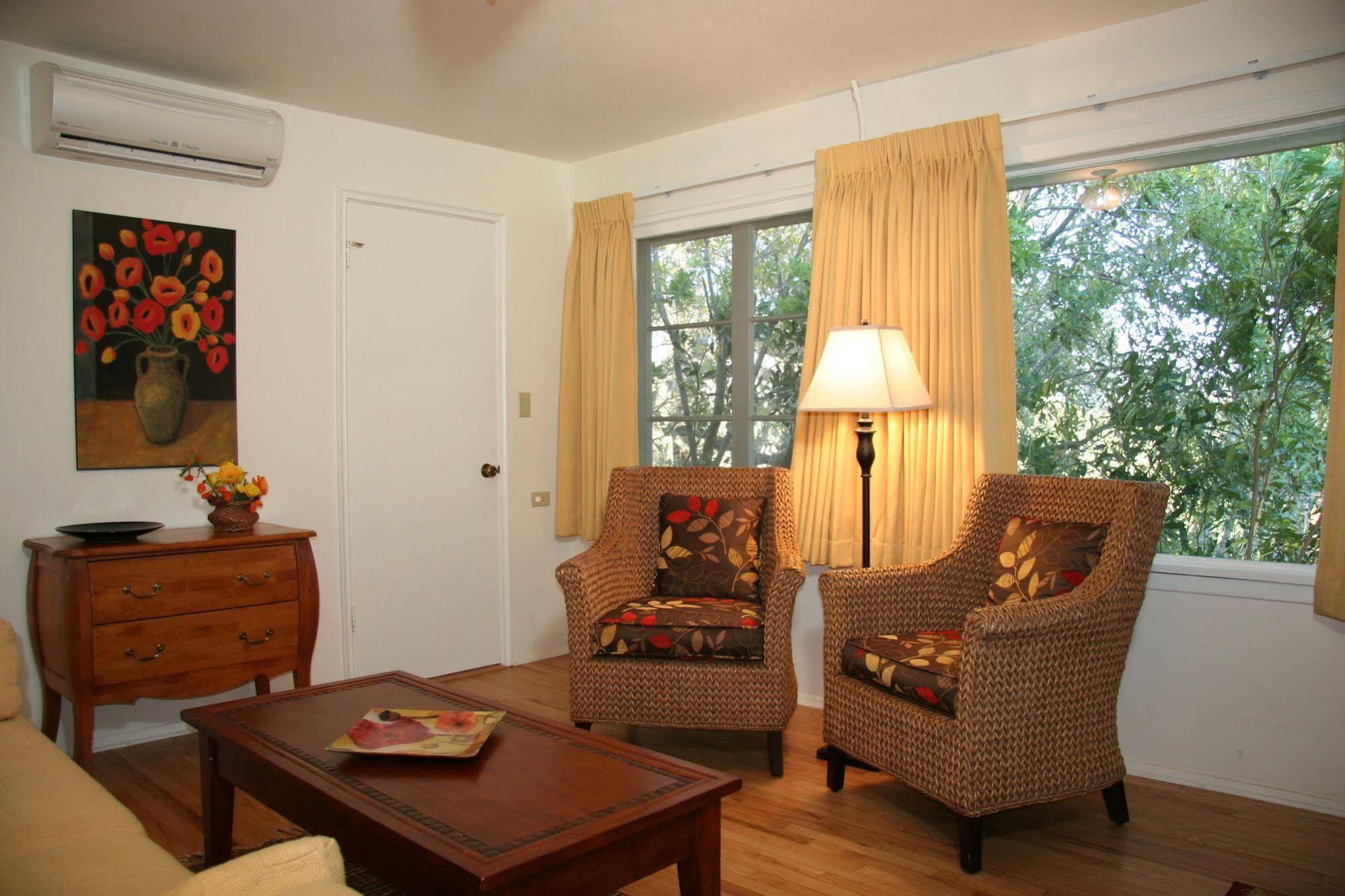 Ojai Retreat & Inn 외부 사진
