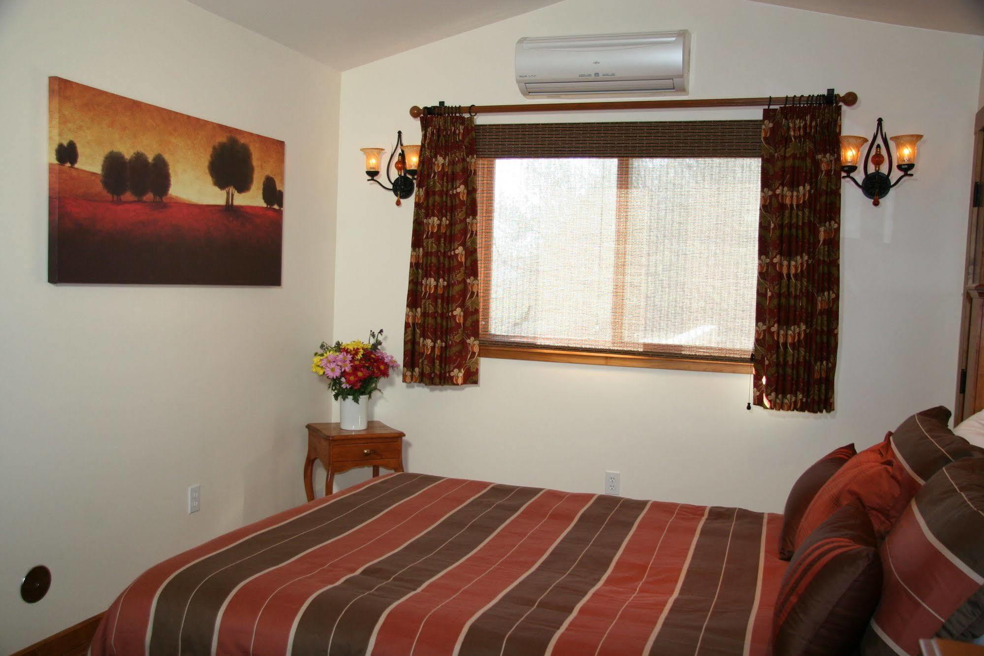 Ojai Retreat & Inn 외부 사진