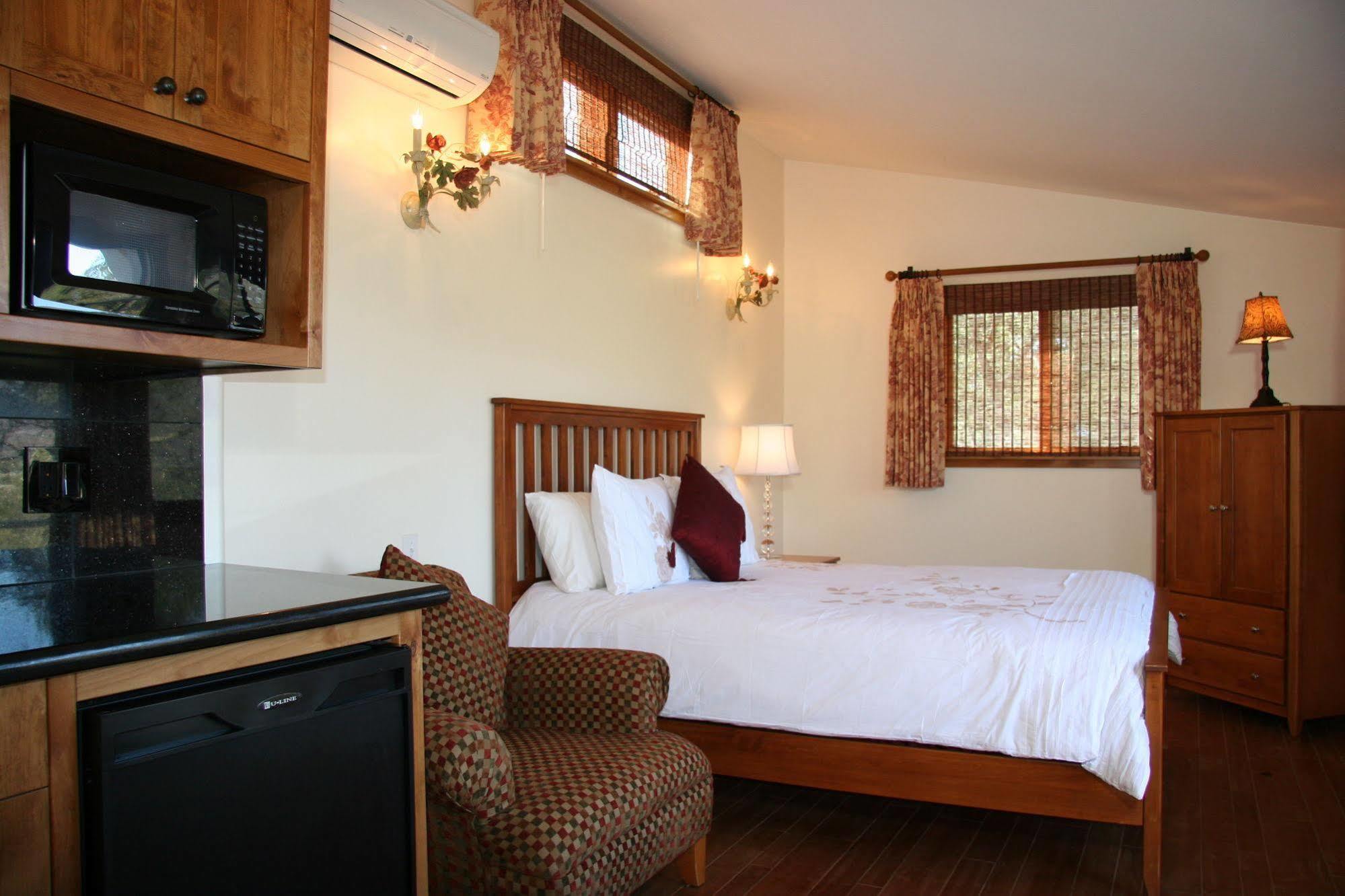 Ojai Retreat & Inn 외부 사진